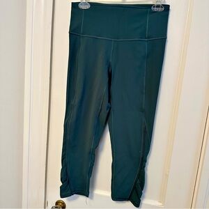 Teal capri-length leggings